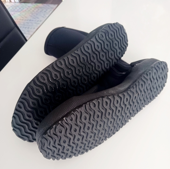 Akona Titanium dive boots. Size 8. Mint condition - Picture 5 of 7